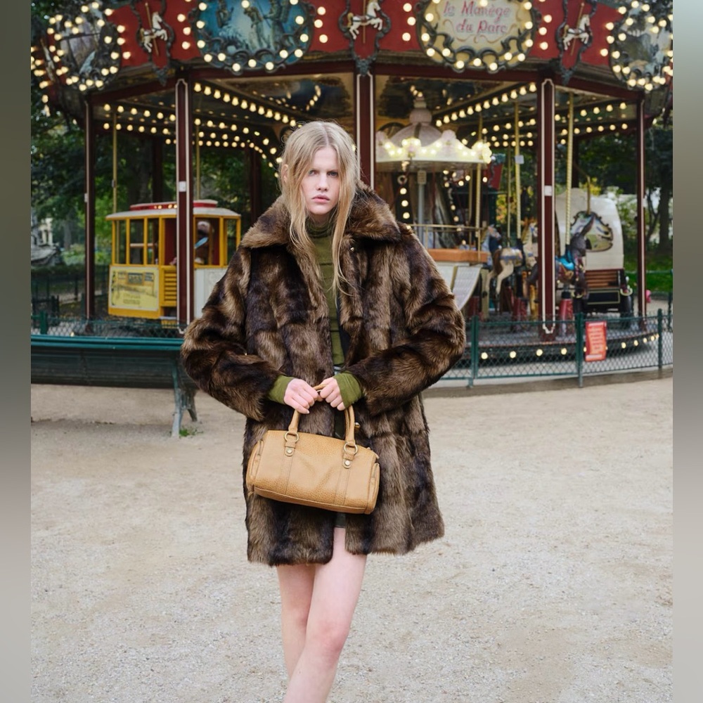 NWT Luxurious Brown Faux Fur fluffy Coat SIZE MEDIUM